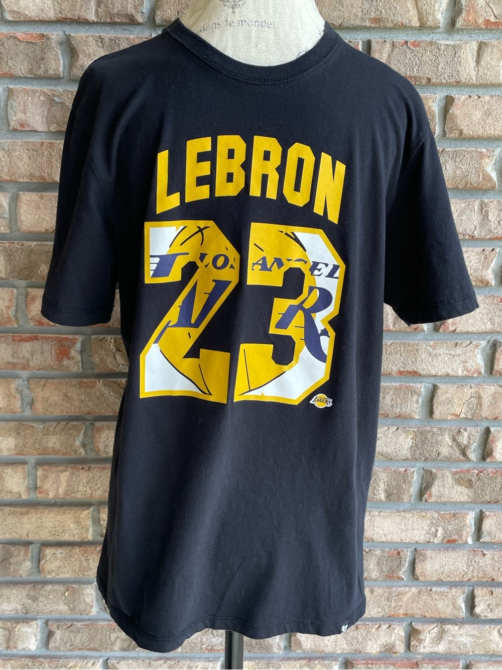47 Brand Lebron James Black T-Shirt “23 LA Lakers Graphic.